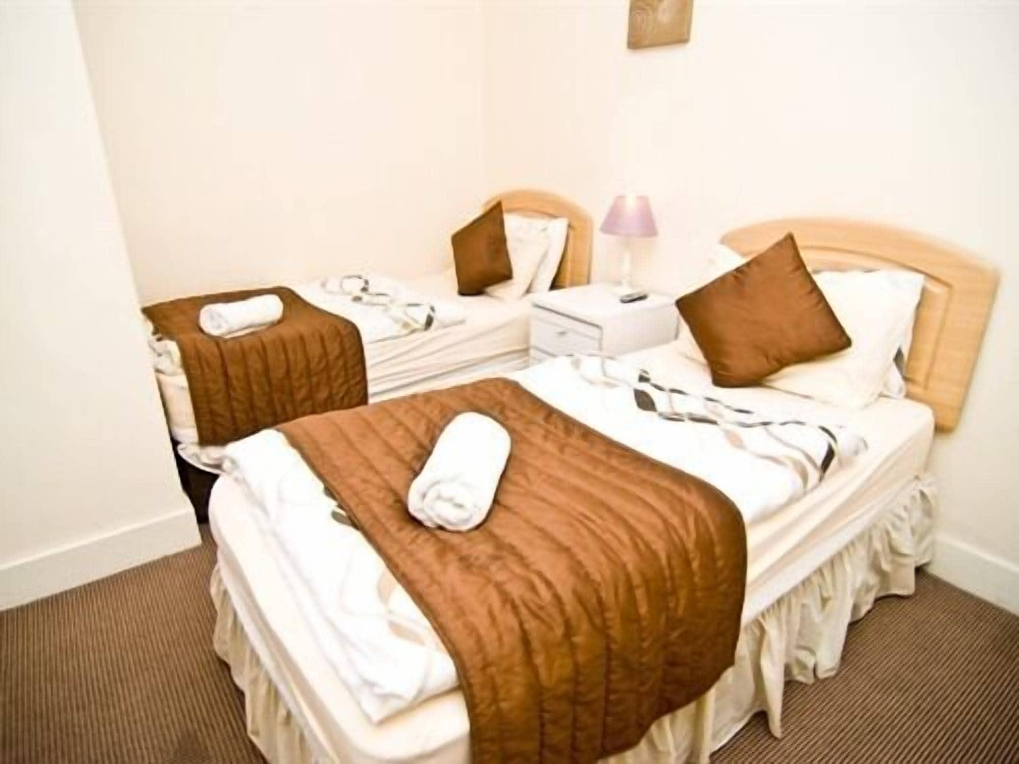 Skylark Guest House Hounslow Exterior foto
