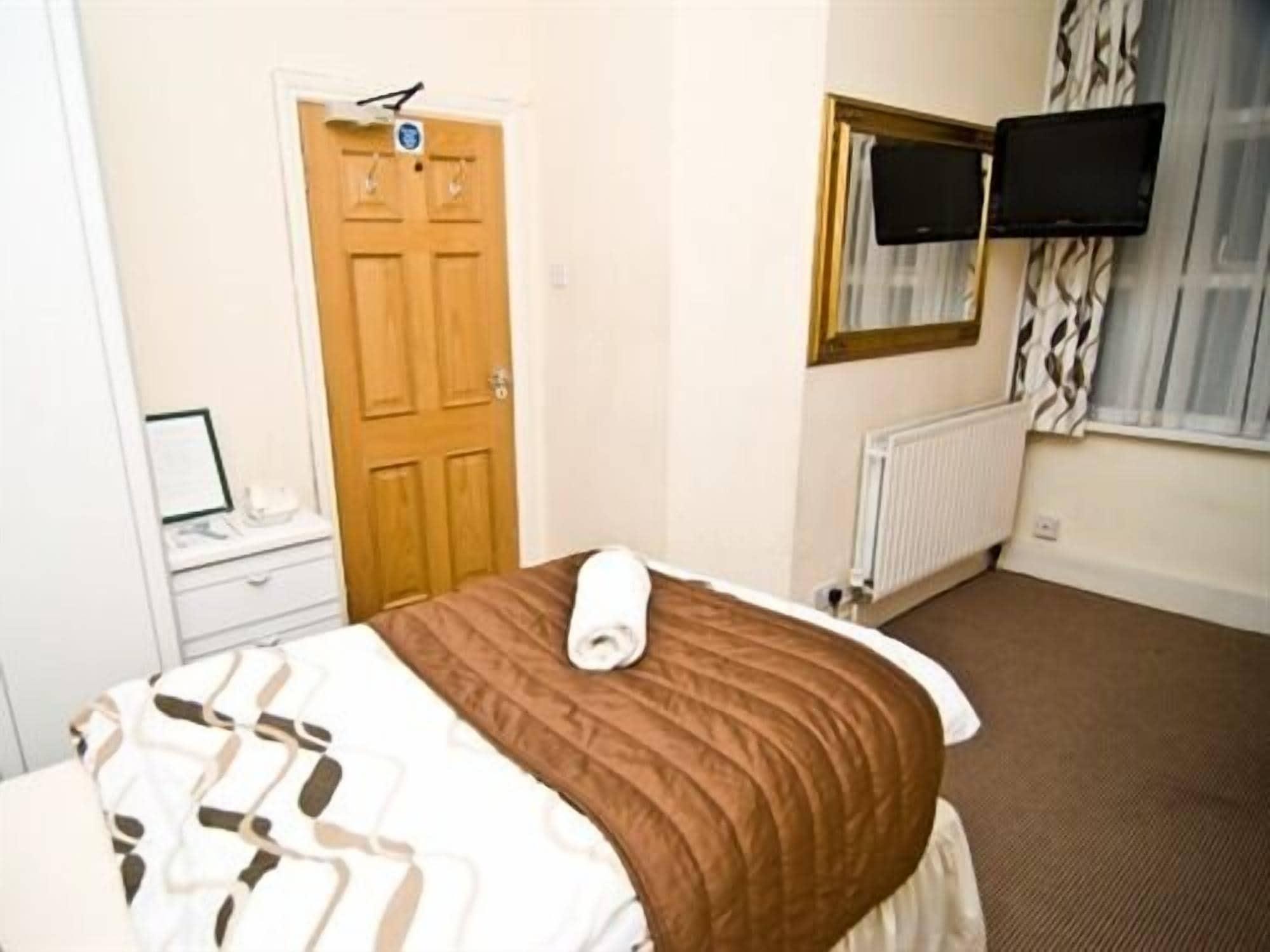 Skylark Guest House Hounslow Exterior foto